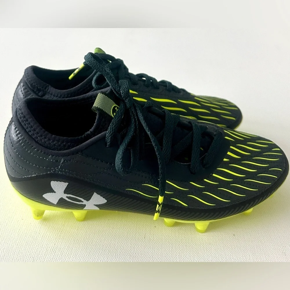 Under Armour Kids' Black & Neon Yellow Soccer Cleats